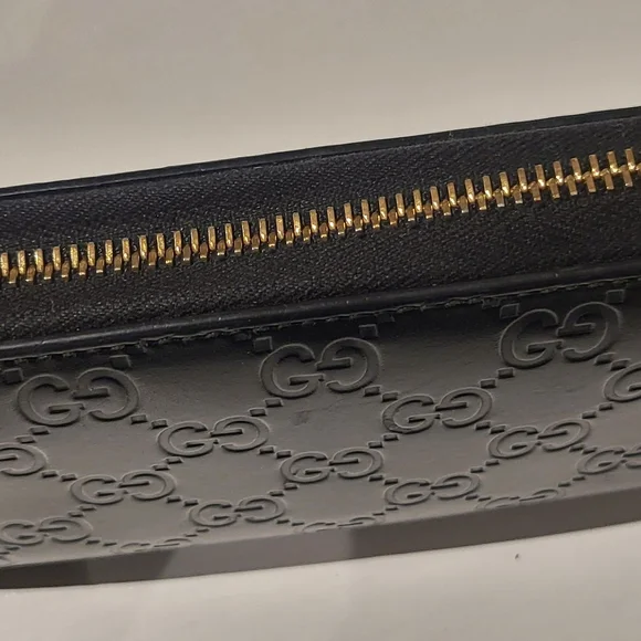 Gucci Black Key & Card Holder with Gold Zipper - Picture 1 of 8